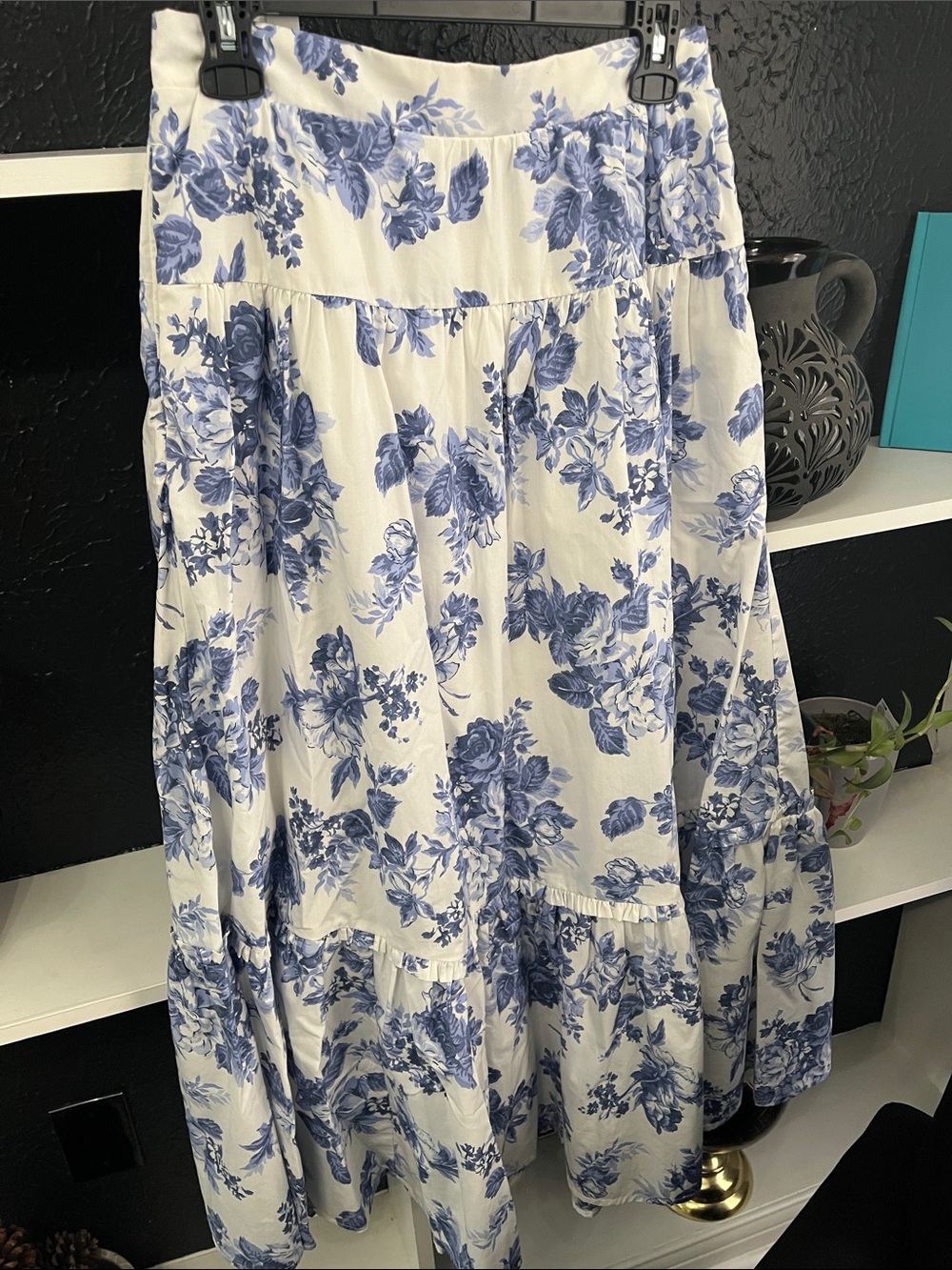 Abercrombie & Fitch White Maxi Skirt with Blue Floral Print - Picture 3 of 15